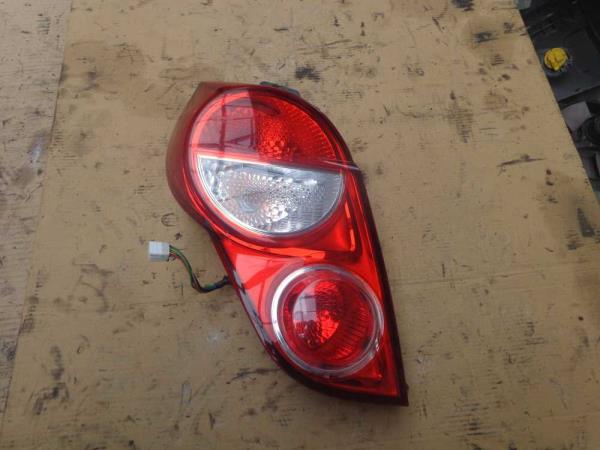 FEU ARRIERE GAUCHE CHEVROLET SPARK - Vue 1